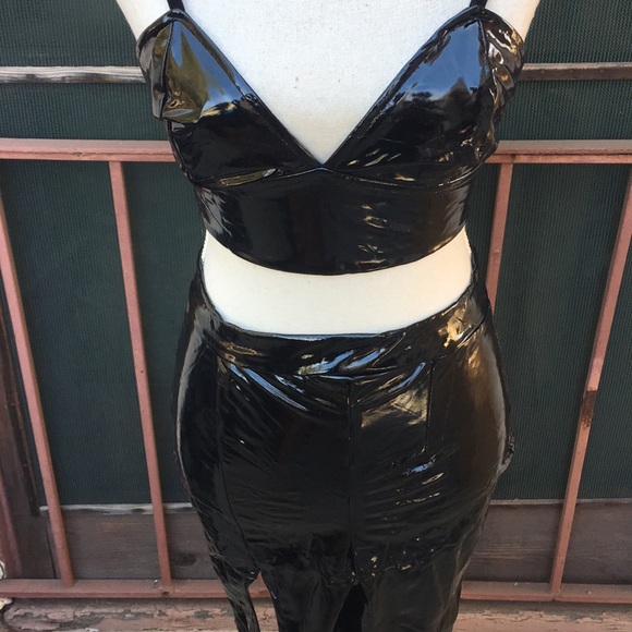 💥SUPER HOT LOOKING💥PVC skirt and top NWT - Picture 6 of 8